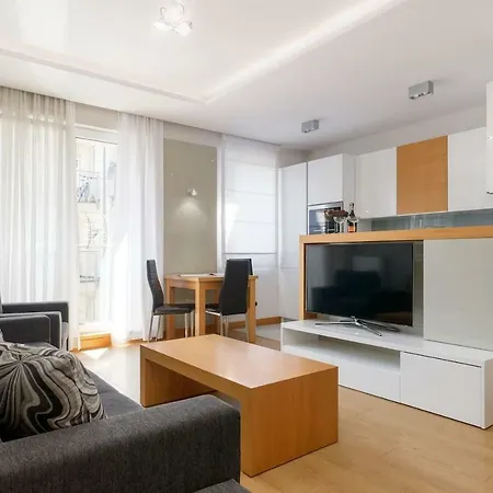 Dabrowskiego Apartment